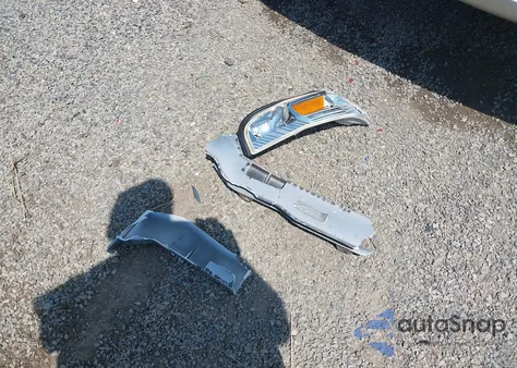 2008 Mercury Grand Marquis Gs z USA, uszkodzony, nr VIN 2MEFM74V98X612481